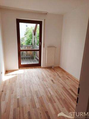 20. Kinderzimmer  Balkon 1, 1. OG.jpg