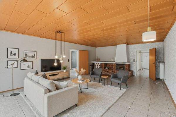 Wohn- und Esszimmer im Erdgeschoss (KI Einrichtungsbeispiel)