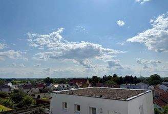 Frontansicht Haus und Panorama