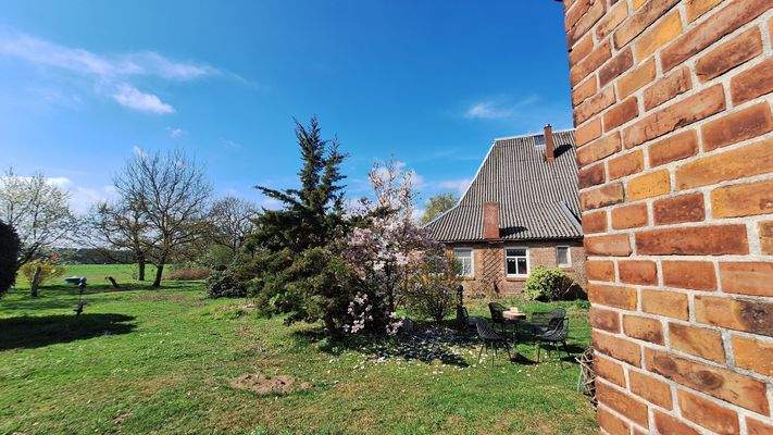 Blick von der Scheune über den Hof 105529