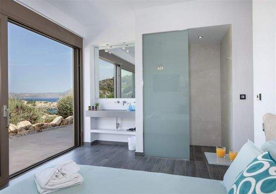 Kreta, Kokkino Chorio: Traumvilla mit makelloser Aussicht mit einer privaten Bucht zu verkaufen