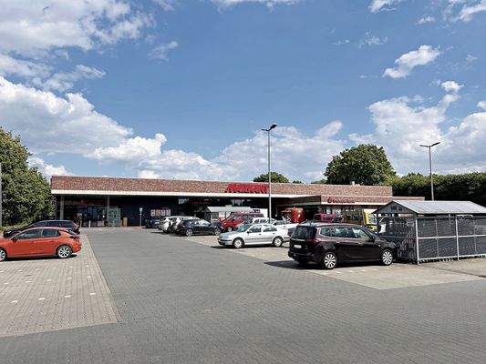 NKK - Diverse Einkaufsmöglichkeiten im Ort