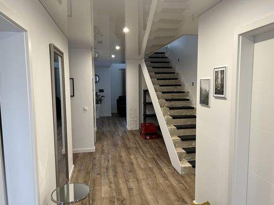 Diele  mit Treppenaufgang