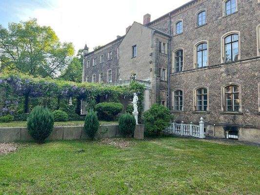 Mittelbau mit Orangerie