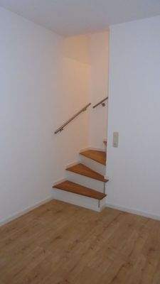 Die großzügige Treppe .....