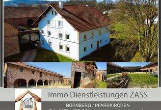 Vierseithof mit Nebengebäude