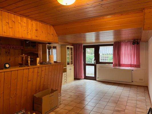 Hobbyraum mit Kellerbar 1.jpeg