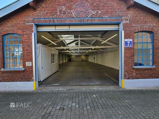 Großes Sektionaltor 