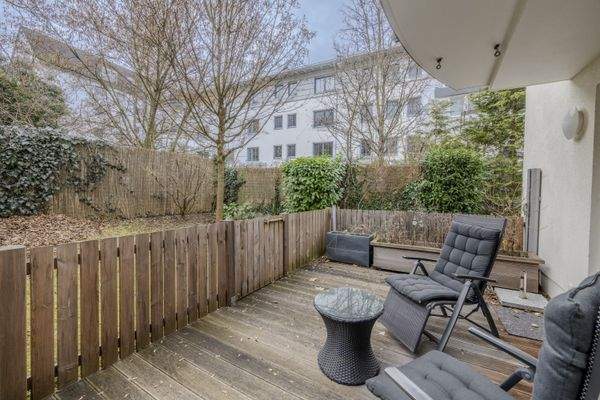 Südterrasse mit Garten