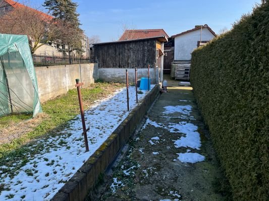 Weg zum Garten.JPG