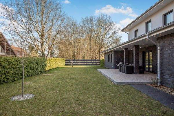 Garten und Terrasse vom Haus