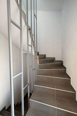 Treppe ins Obergeschoss