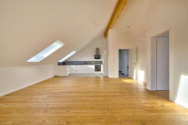 Offener Wohnbereich aus anderer Perspektive