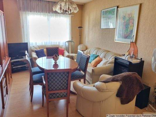 36 - 2 OG - Links - Wohnzimmer