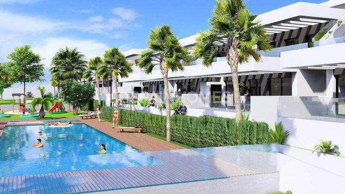 2-Bedroom Golf Flats in a Complex with Pool in Algorfa Alicante