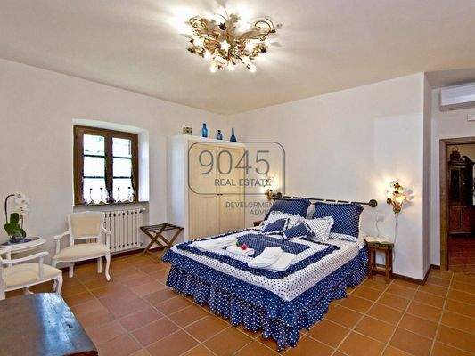 12 Hektar grosser Landsitz mit Panoramaausblick, Pool in Val di Chiana