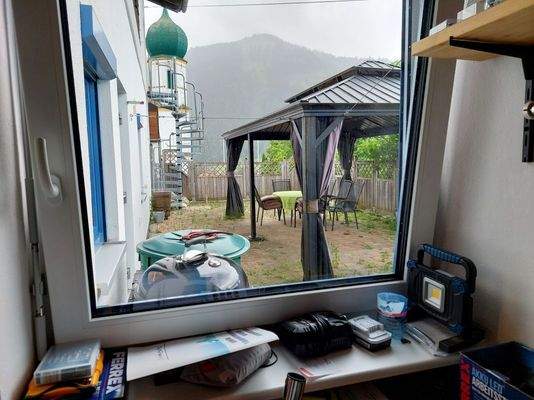 Terrasse mit direktem Zugang der Verkaufsfläche