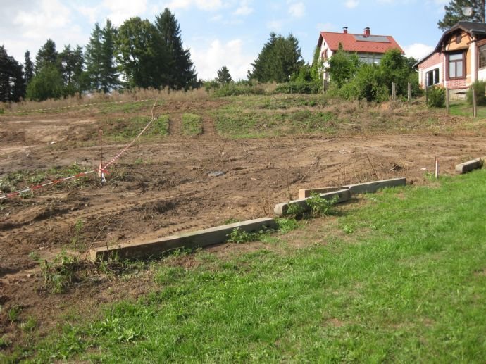 ***SONNIGES BAUGRUNDSTÜCK IN WERDAU AN DEN TEICHEN***