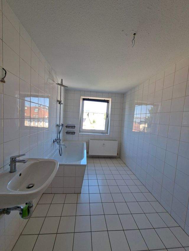 Helle 2 Raum Dachgeschosswohnung in Gera ab sofort zu vermieten - Foto 4