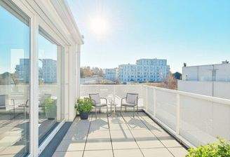 Sonnige große ca. 11,30 m² Terrasse