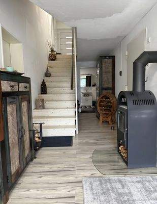 EG Flur mit Kaminofen