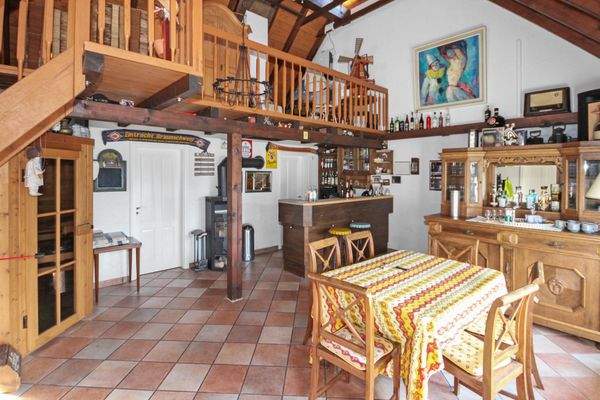 401 Nebengebäude Galerie.jpg