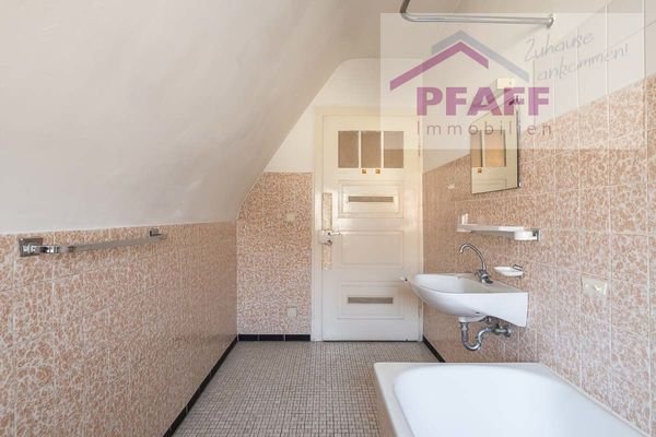 2.OG Badezimmer (2)