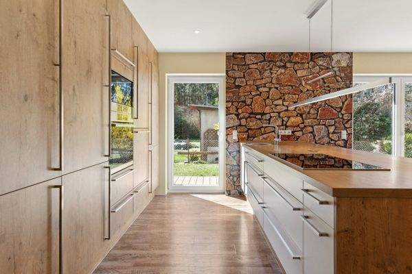 Küche mit Terrassenzugang