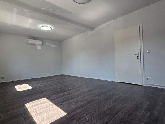 Wohnzimmer mit Klima im EG