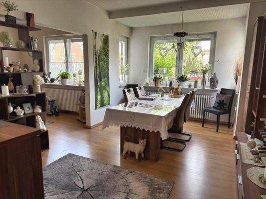 Blick in den Wohn-/ Essbereich