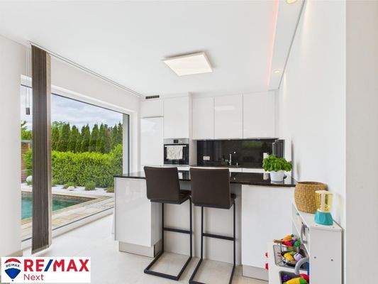 Küche mit Gartenblick