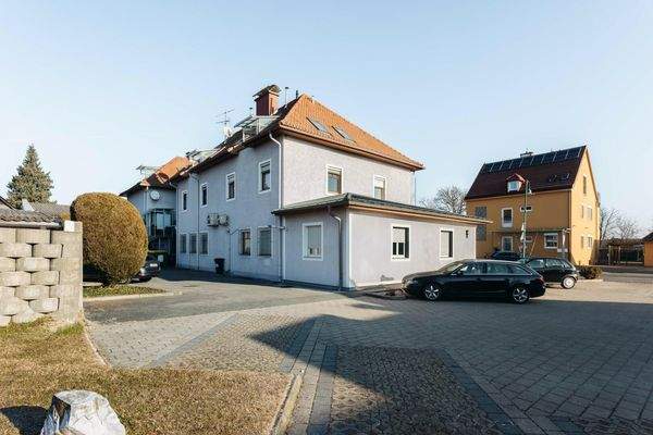 Neussl_Sparkassen_Gebäude_01 2024-10