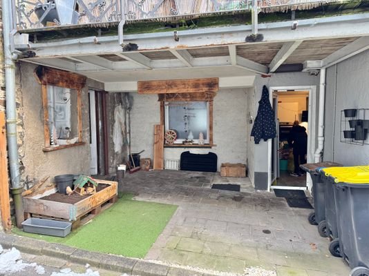 überdachter Hof / Carport