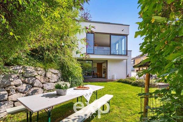 Hausansicht aus dem Garten