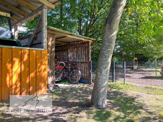 Fahrradschuppen