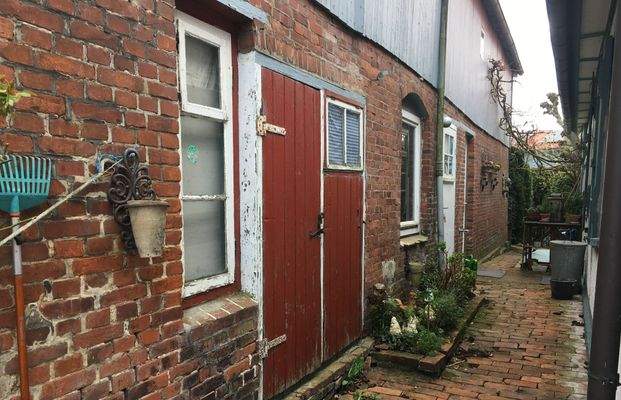 Das Nebengebäude im Hof