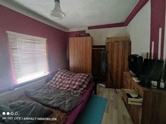 1. OG Schlafzimmer (2)