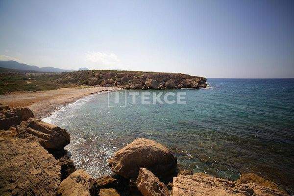 Flat Near the Sea in a Well-Developed Project with Pool in Girne