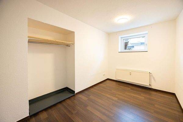 Altbau, Maisonette hinten, EG: Schlafen 2