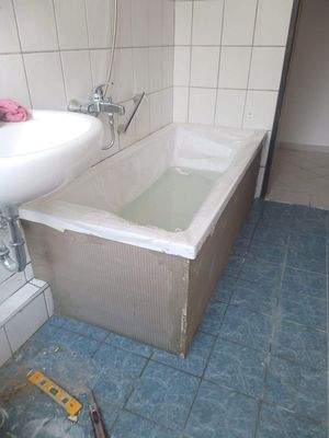 Bad 2022 mit neuer Wanne