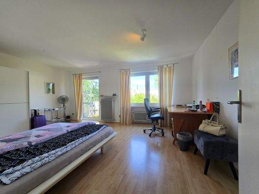 Zimmer OG (Aufteilung in 2 Zimmer möglich)