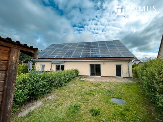 Doppelhaus mit Photovoltaik Anlage