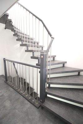 Treppenaufgang ins Obergeschoss