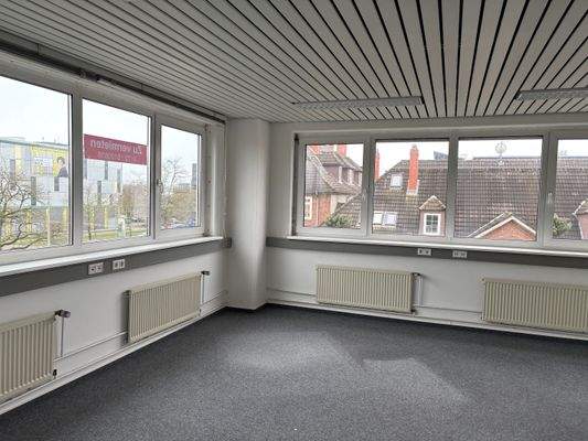 Vahrenwalder Str. 261, 166 m² OG III  Off.  -16012025.jpg