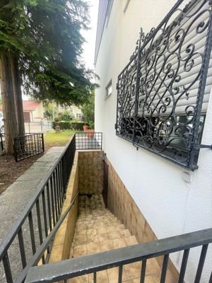Separater Zugang zum Keller (2)