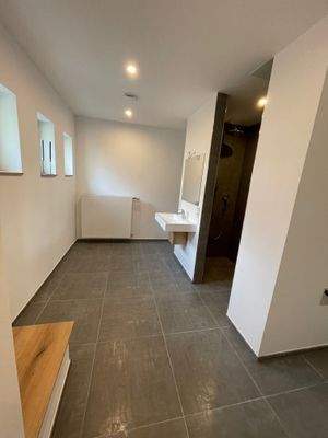 Badezimmer mit hochwertiger Ausstattung