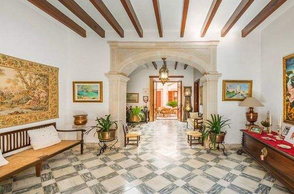 5142_05_Santanyi_Herrenhaus_Eingang