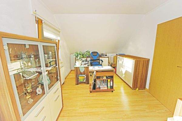 Kinder-/ Arbeitszimmer im DG