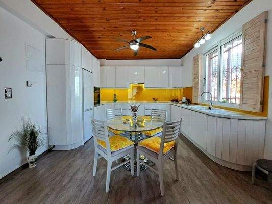 MIT VIDEO: Charmanter, renovierter Bungalow zum Verkauf in Drapanos, Apokoronas