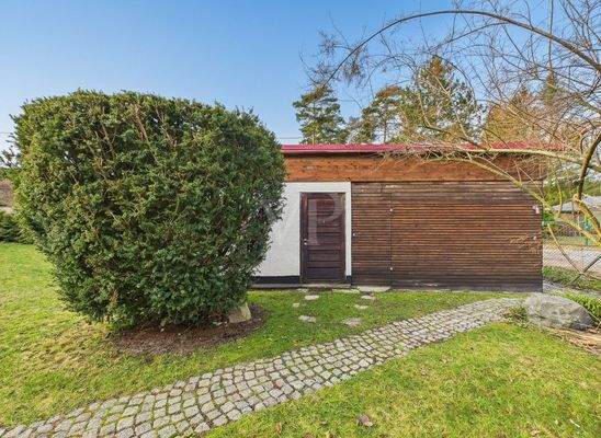 Seitenansicht vom Schuppen